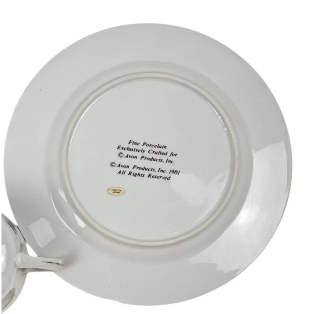 Vintage 1981 Avon Christmas Desert Plate Fine Porcelain Winter Scene Japan 7.5